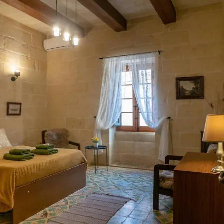 Id Dar Ta Censu Guest house *