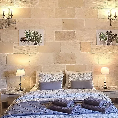Id Dar Ta Censu Guest house Qala