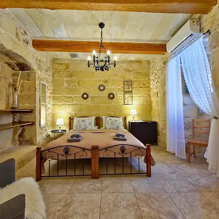 Id Dar Ta Censu Guest house *