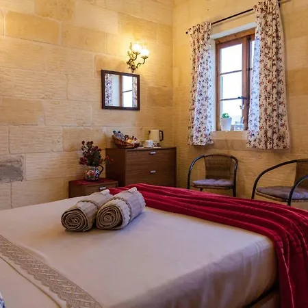 Id Dar Ta Censu Guest house Qala